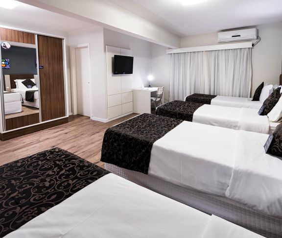 Economic 4-bed Room - Sibara Hotel