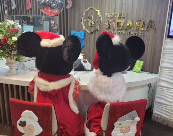 Presença Mickey e Minnie no Natal do Sibara 2023 - Sibara Hotel